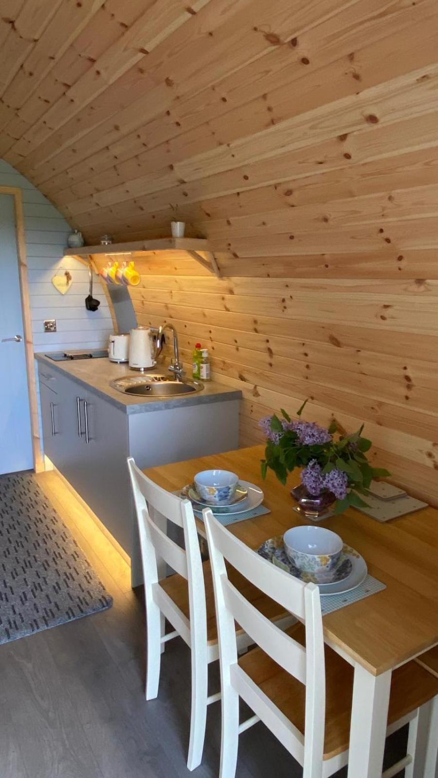 Campsie Luxury Pods With Hot Tub Hotel Glasgow Exterior foto